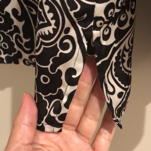 ANN TAYLOR Petite Print Notched Neckline Blouse - Picture 5 of 6